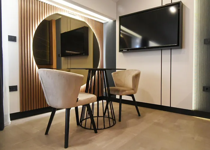 Grandeur Apartments
