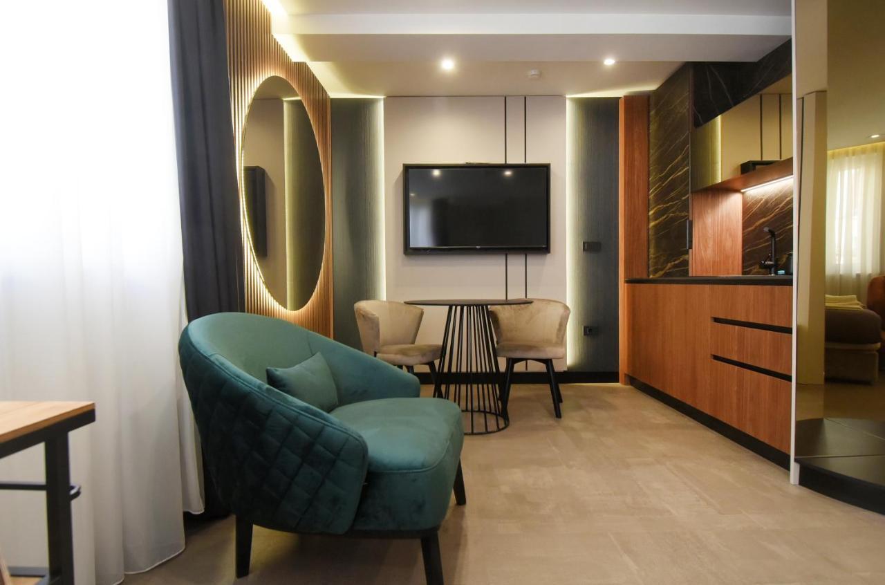 Grandeur Apartment