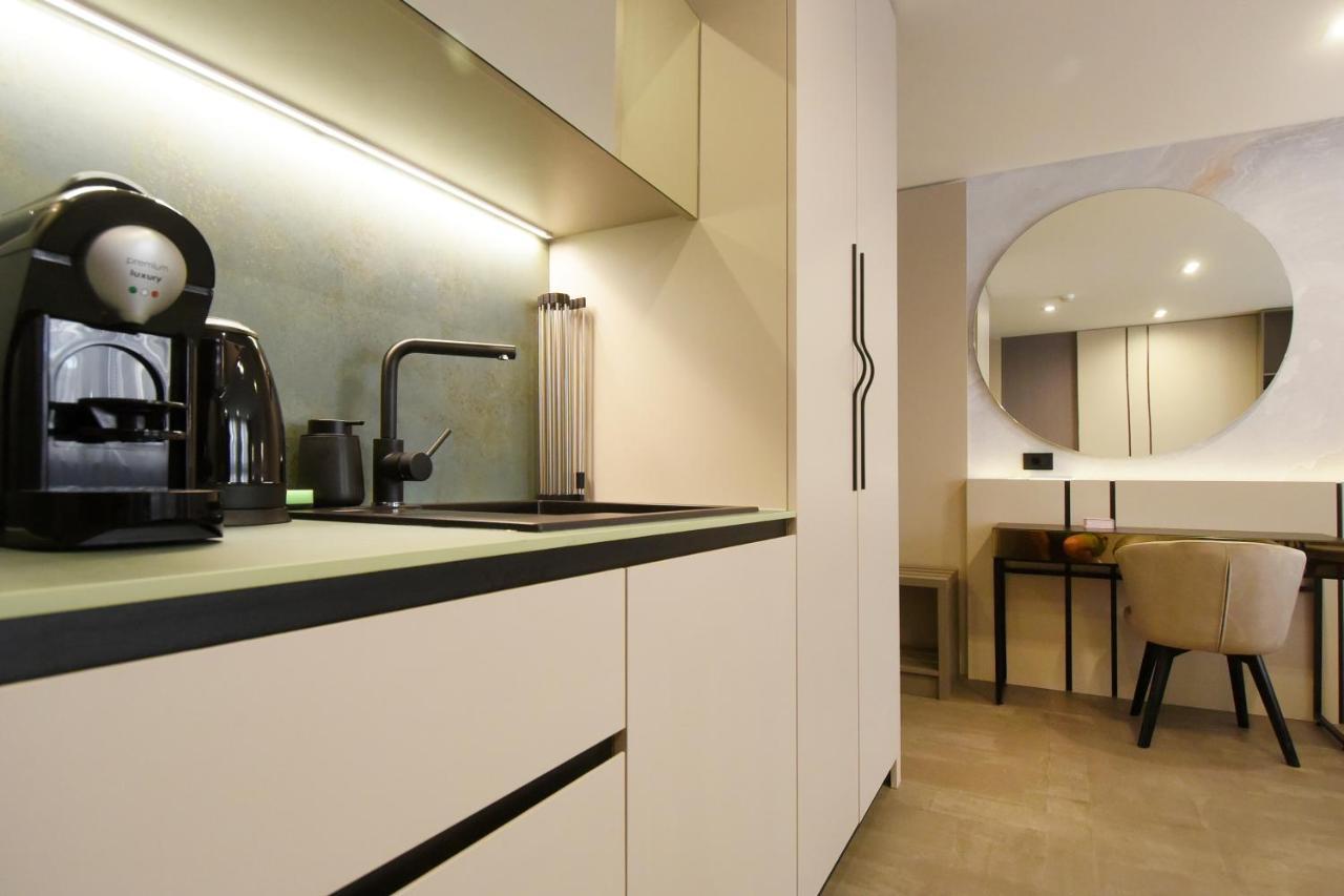 Grandeur Apartment