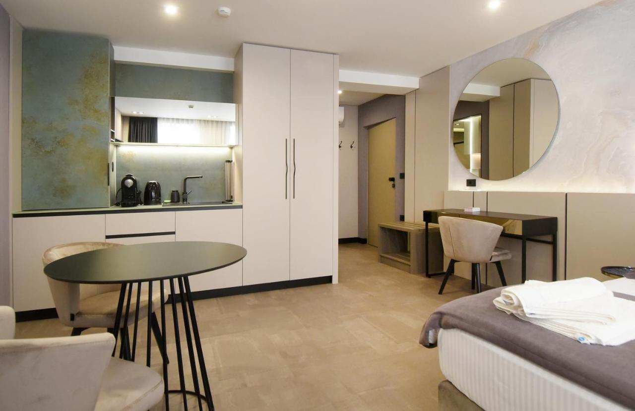 Grandeur Apartment *
