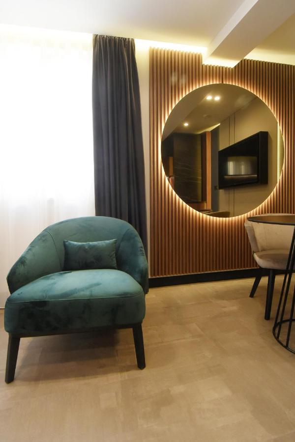 Grandeur Apartment