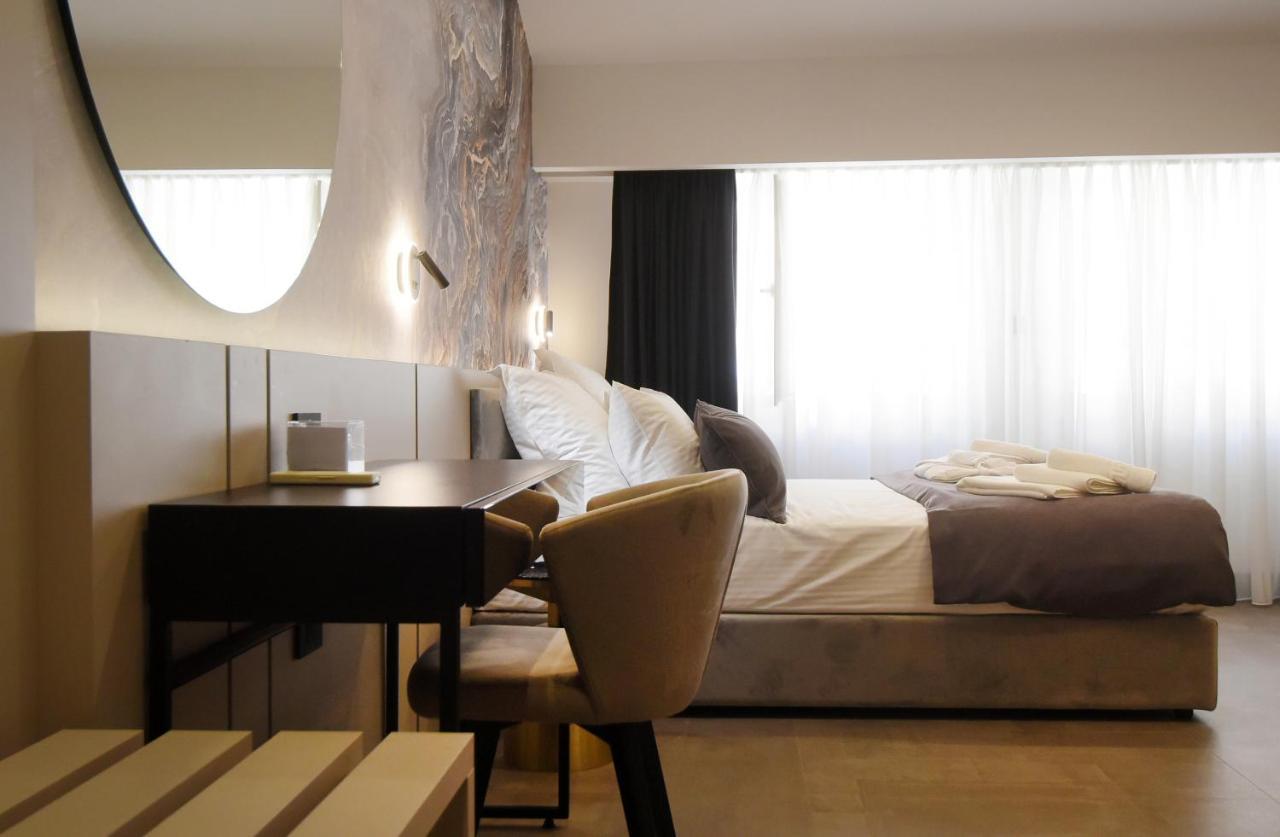 Apartment Grandeur