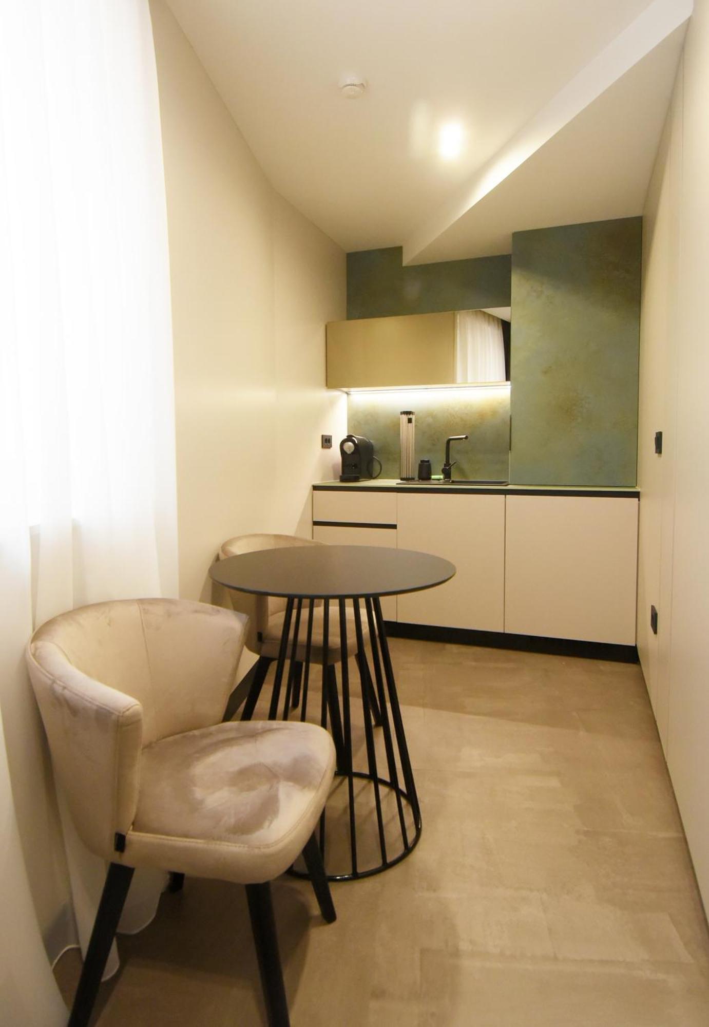Apartment Grandeur
